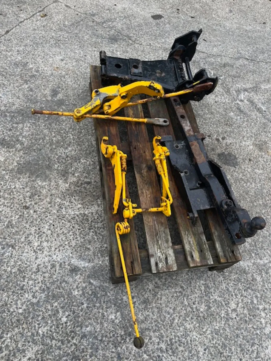 Pickup Hitch to suit MF 240 or MF 135 - Image 1