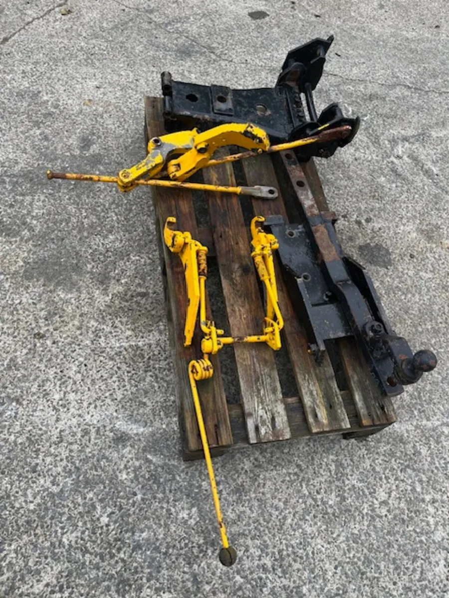 Pickup Hitch to suit MF 240 or MF 135 - Image 2