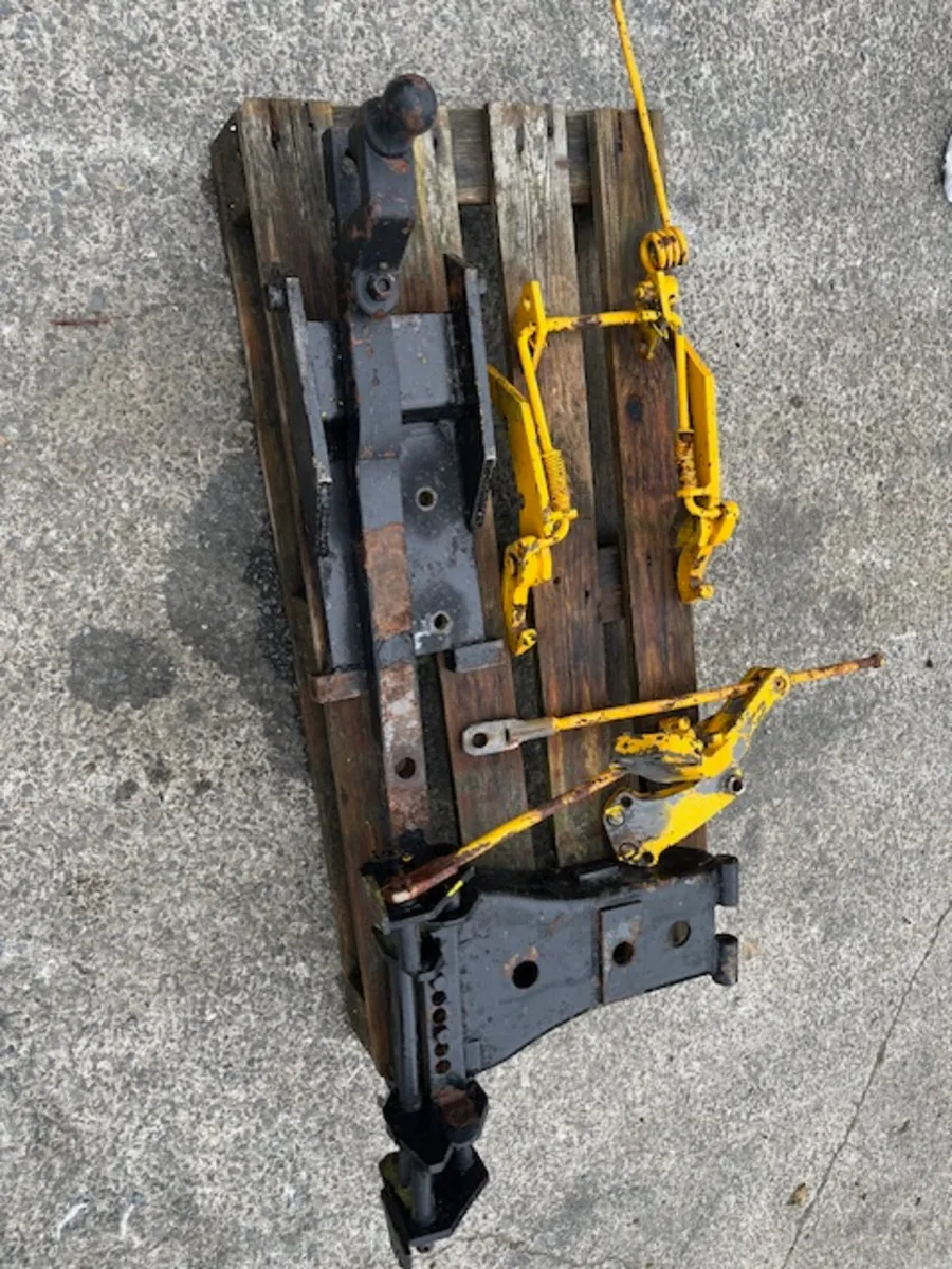 Pickup Hitch to suit MF 240 or MF 135 - Image 3