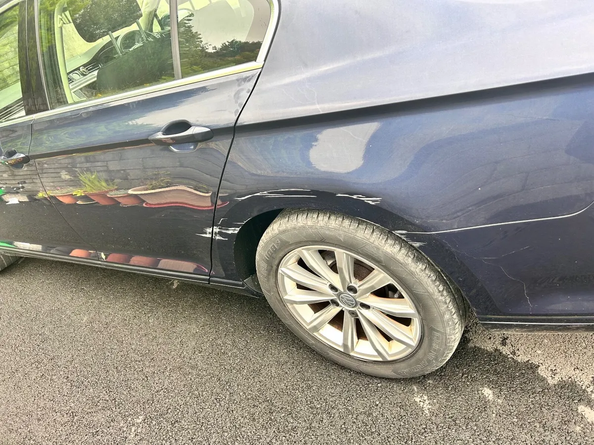 Volkswagen Passat 2017 - Image 4