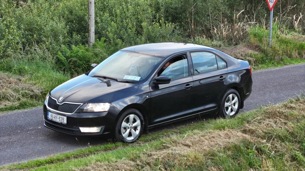 Skoda Rapid 2015 - Image 2