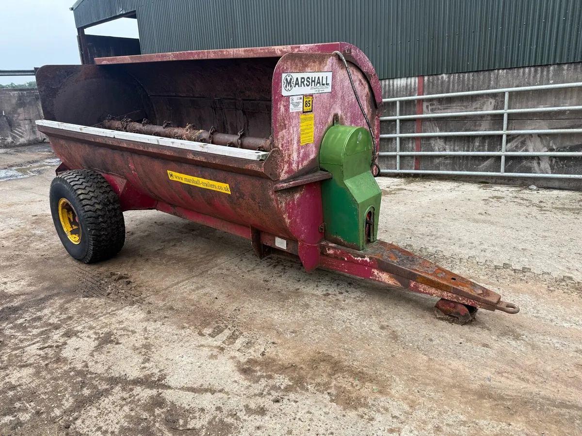 Marshall dung spreader - Image 1