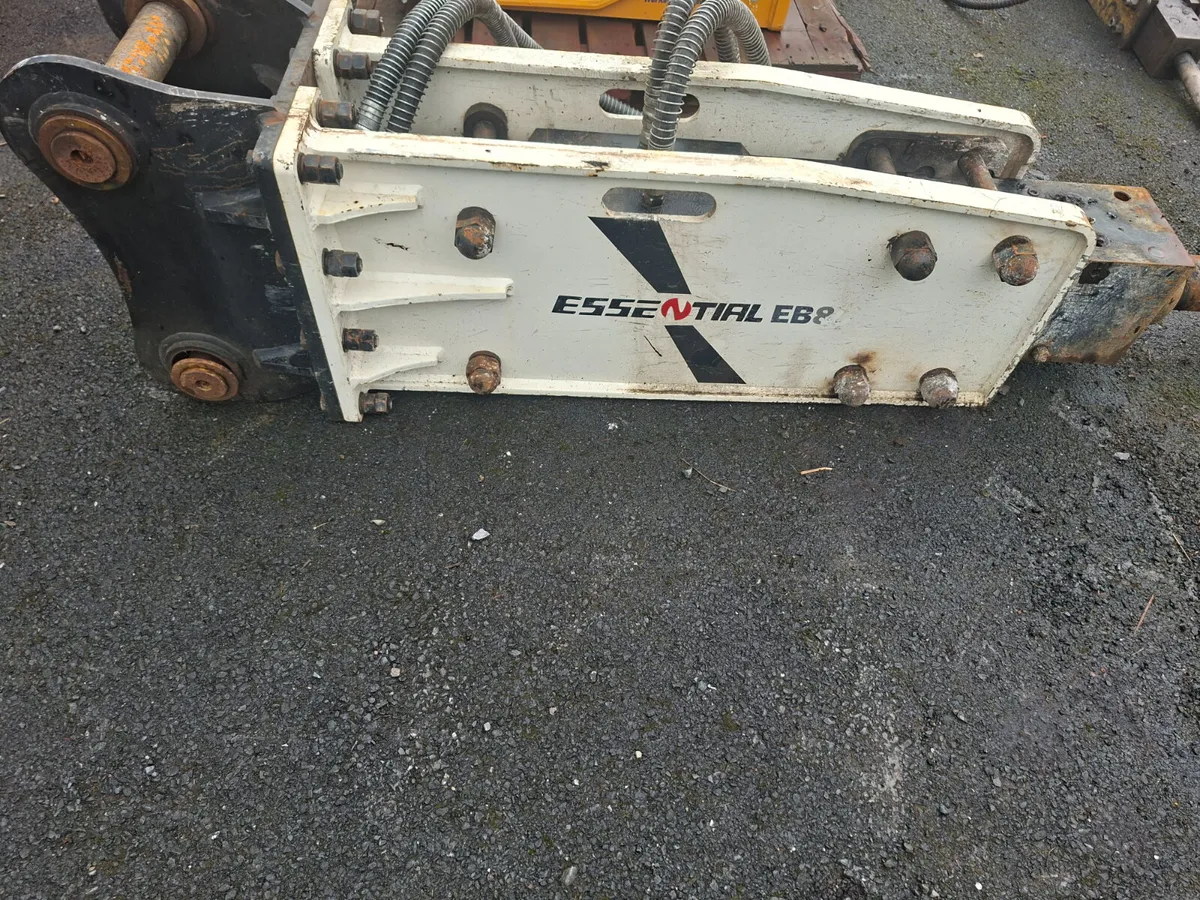 Rock breaker on 65mm pins Very little done - Image 1