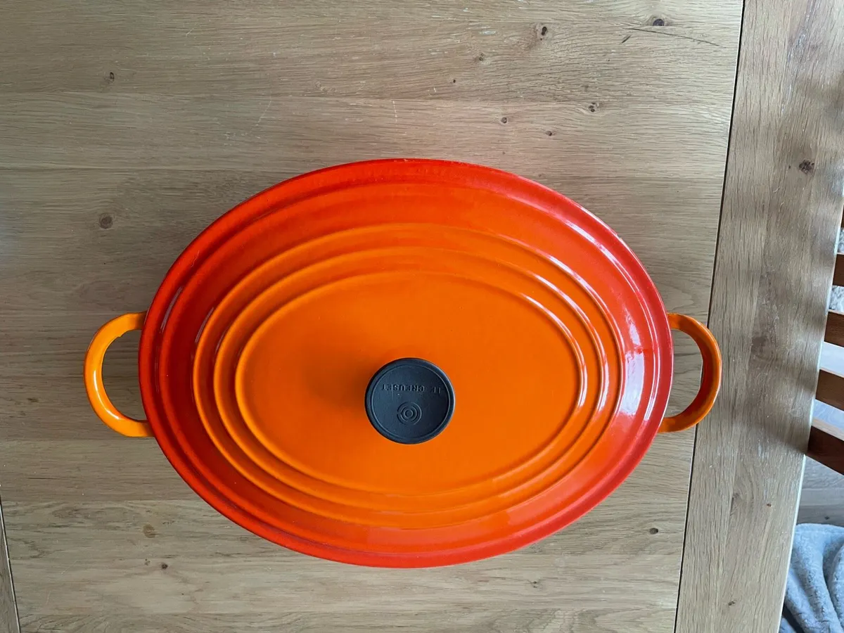 Set of 2 le creuset cast iorn casserole dishes - Image 4