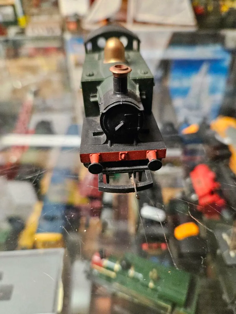 Hornby OO Gauge GWR Tank Engine - Image 2