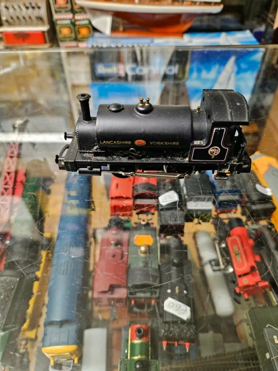 Hornby OO Gauge Tank Engine - Image 1