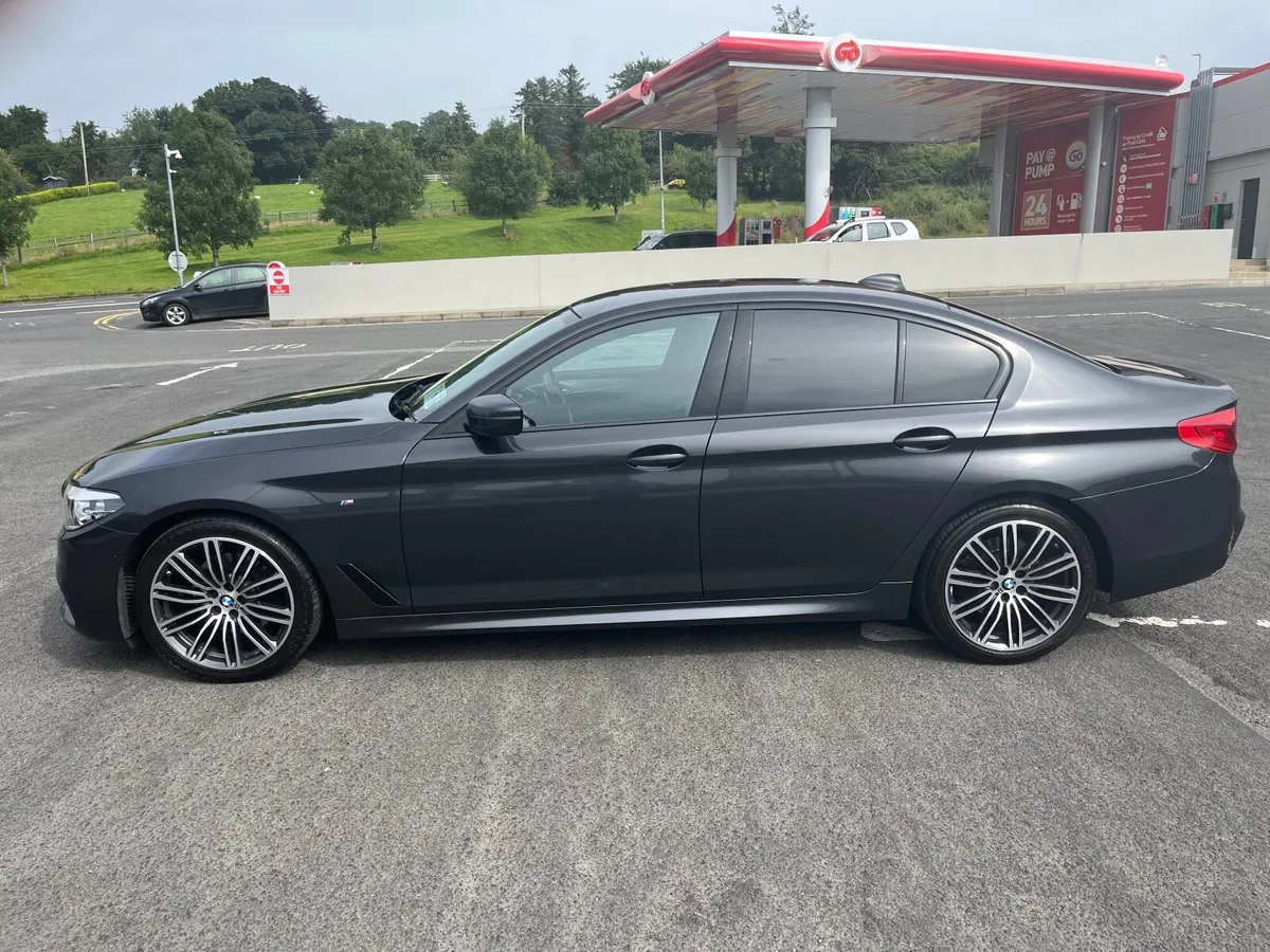 BMW 5-Series 2019 - Image 4