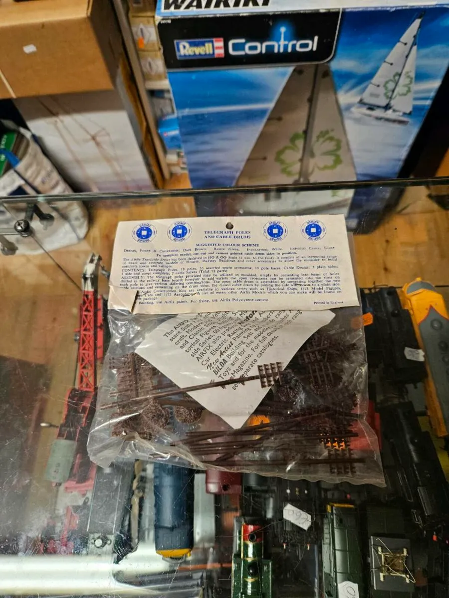 Hornby Airfix Telegraph Poles - Image 3