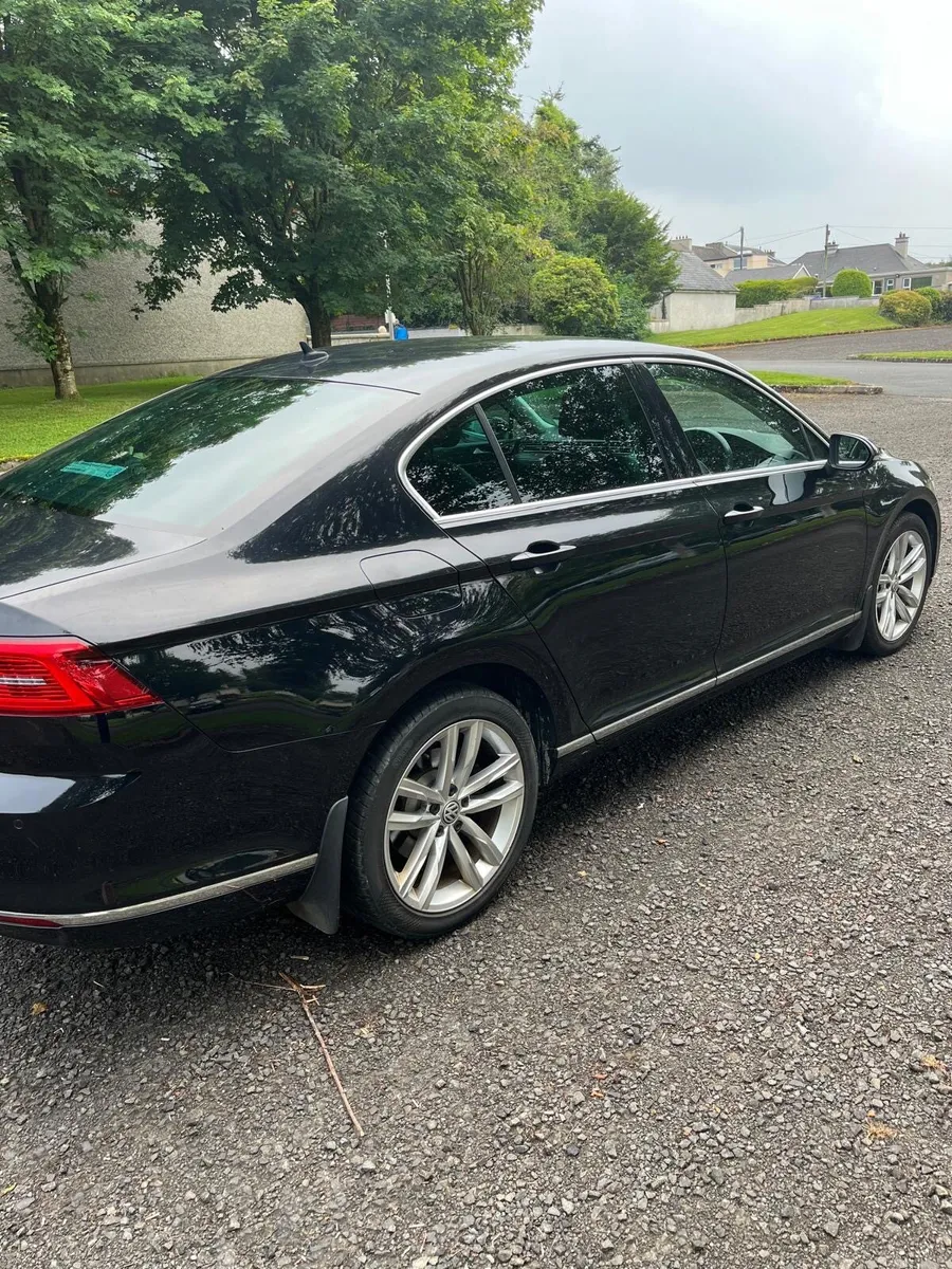 Volkswagen Passat - Image 3