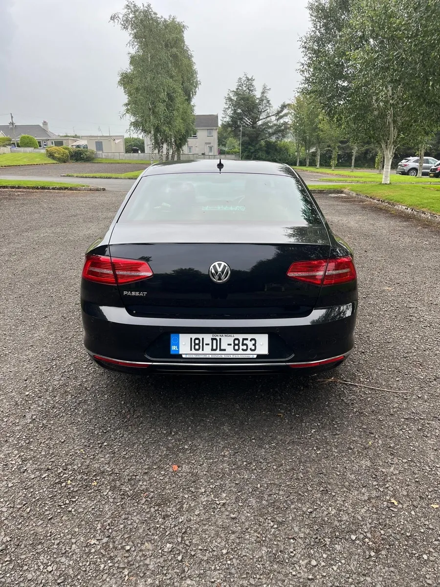 Volkswagen Passat - Image 4