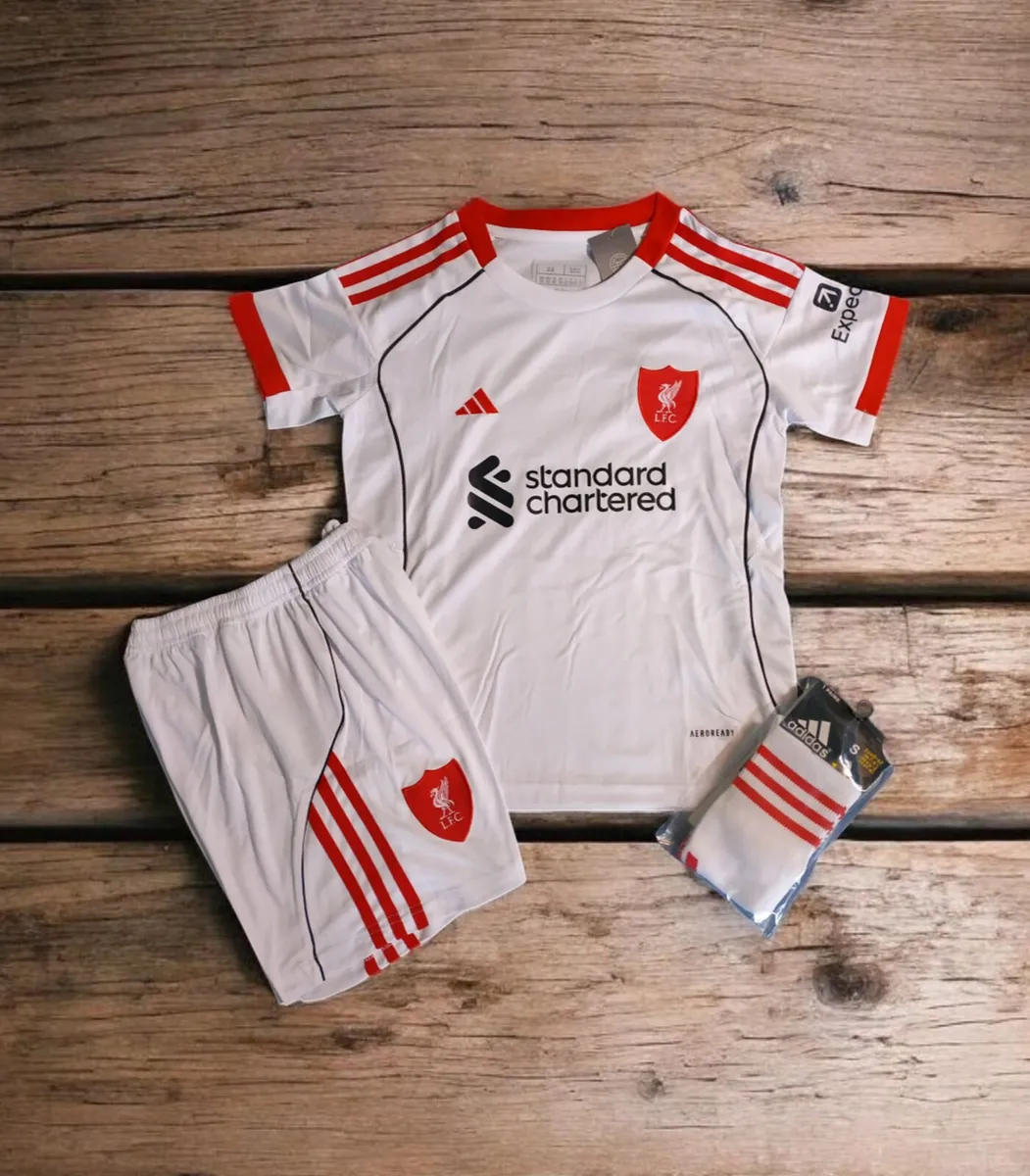 LIVERPOOL (KIDS FULL KIT . 4/5 - 10/11 YR