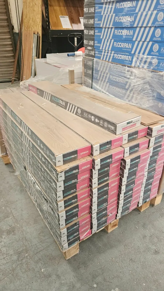 8mm peking oak click floor - Image 1