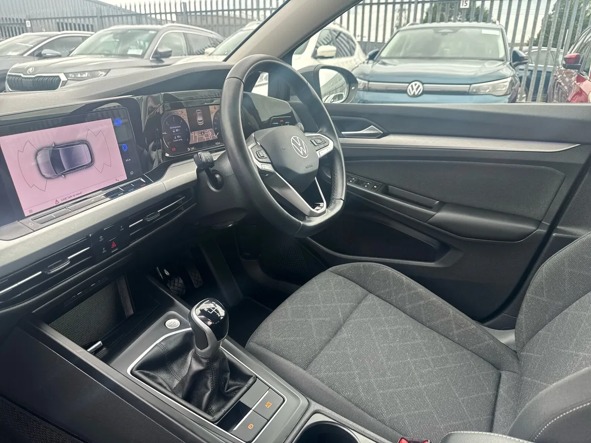 2023 Volkswagen Golf Life 2.0 TDI - Image 3