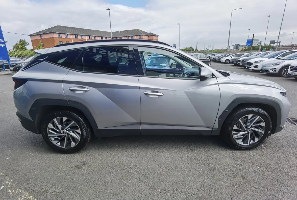 HYUNDAI TUCSON 1.6 EXECUTIVE - Image 4