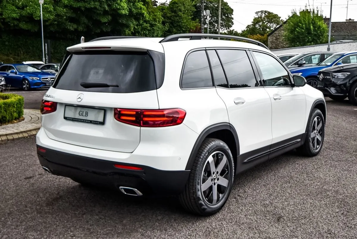 Mercedes-Benz GLB- Class 200d Progressive Night P - Image 4