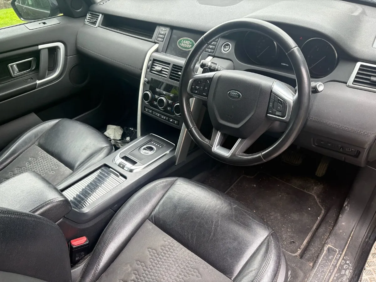 Discovery 7seater auto driving - Image 1