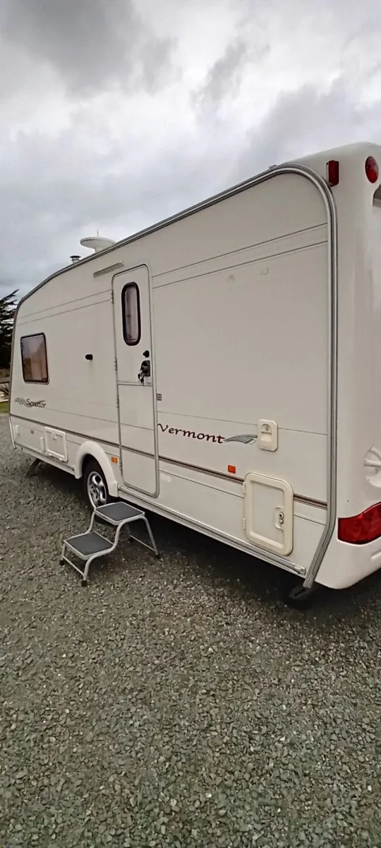 2 berth caravan Bailey Senator 2004 - Image 4