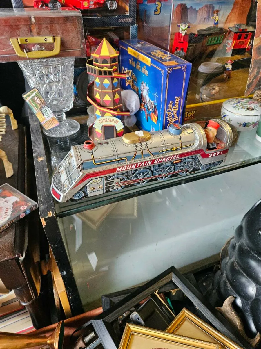 Vintage Tinplate Steam Engine Made in Japan - Image 1