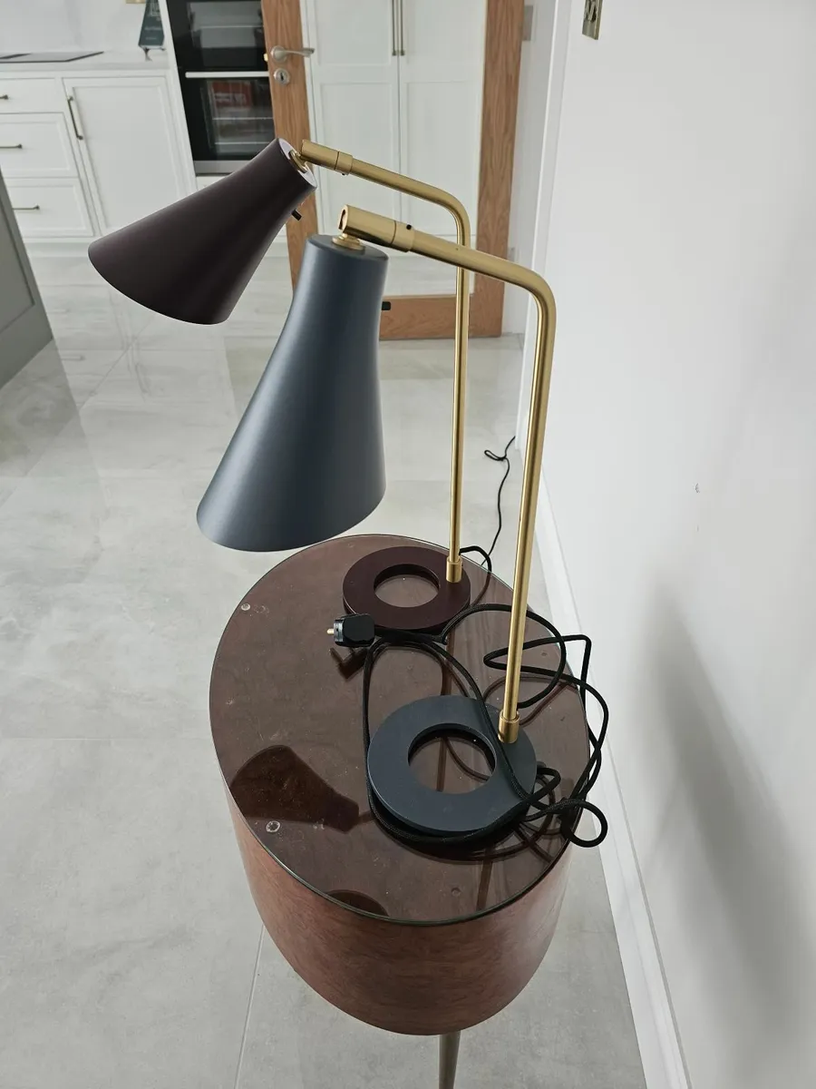 Bedside lamps & table - Image 4