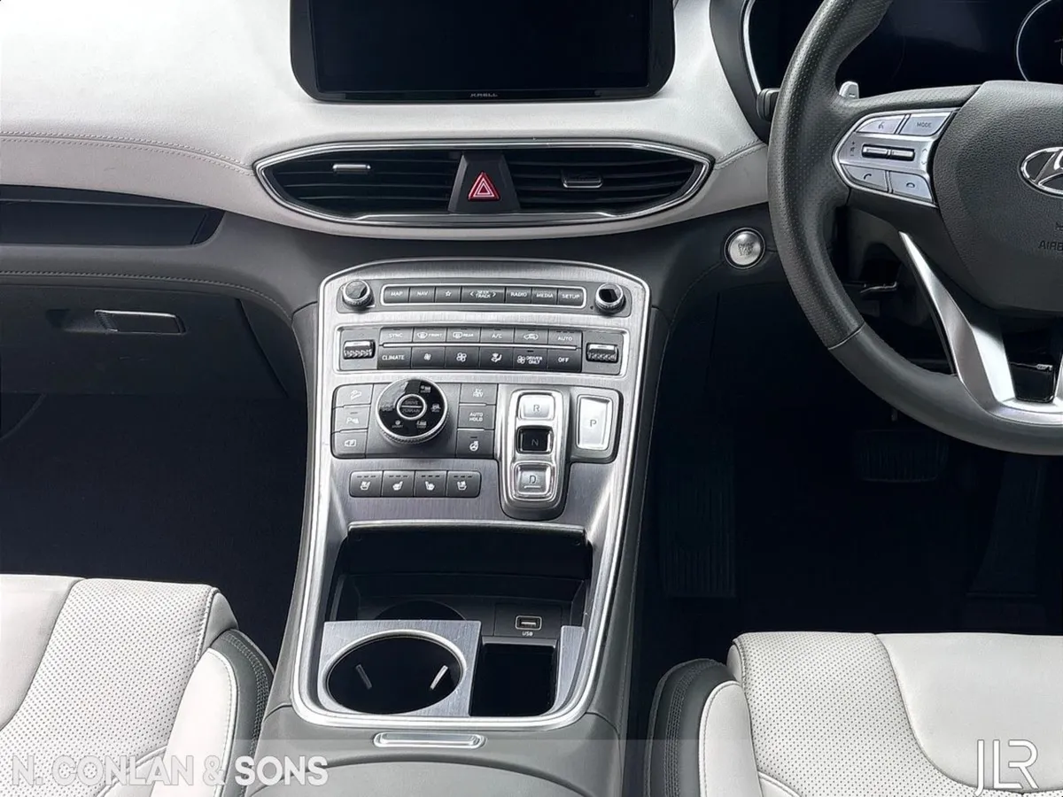 Hyundai Santa Fe 1.6 Phev 4WD Executive Plus Auto - Image 4