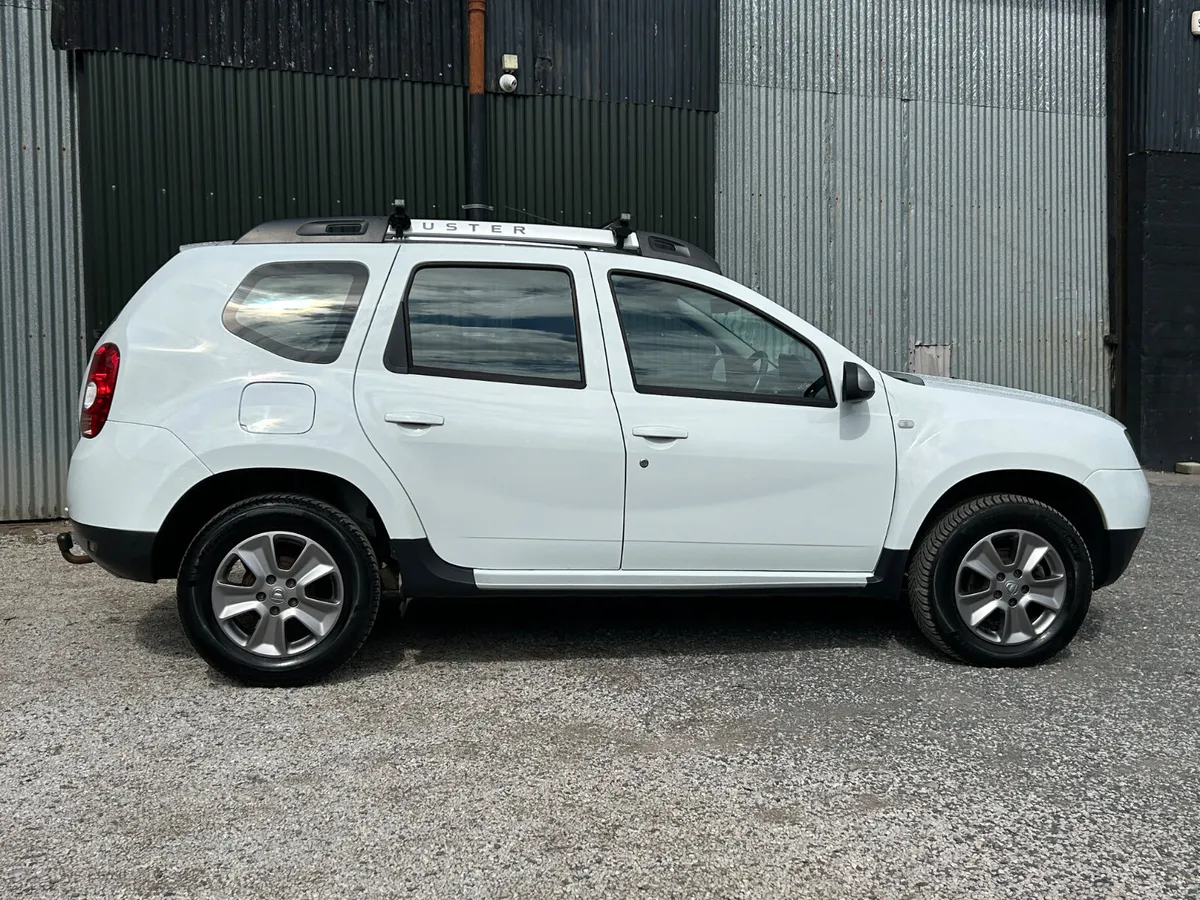 Dacia Duster 2016 one owner car - Image 3