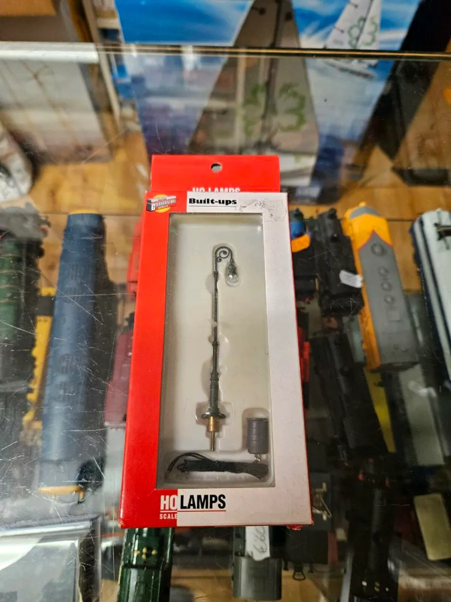Hornby Walthers Street Lights HO Scale - Image 1