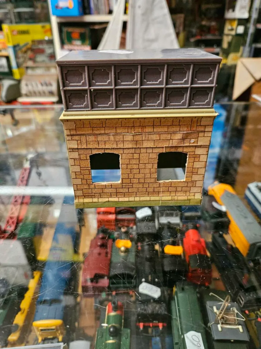Hornby OO Gauge Water Tower - Image 1