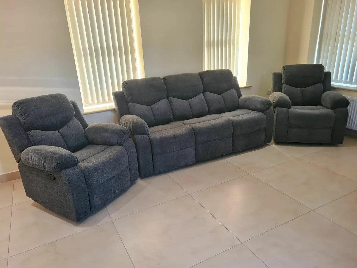 Recliner sofa - Image 4