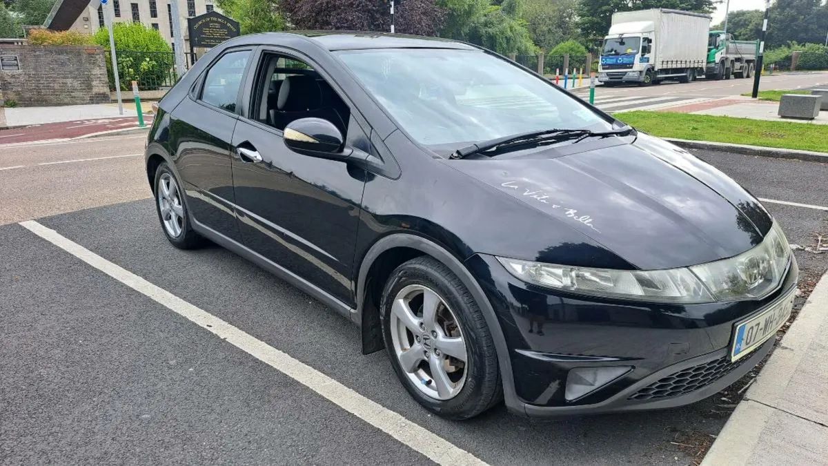 Honda civic 1.3 petrol New nct tax low milage - Image 1