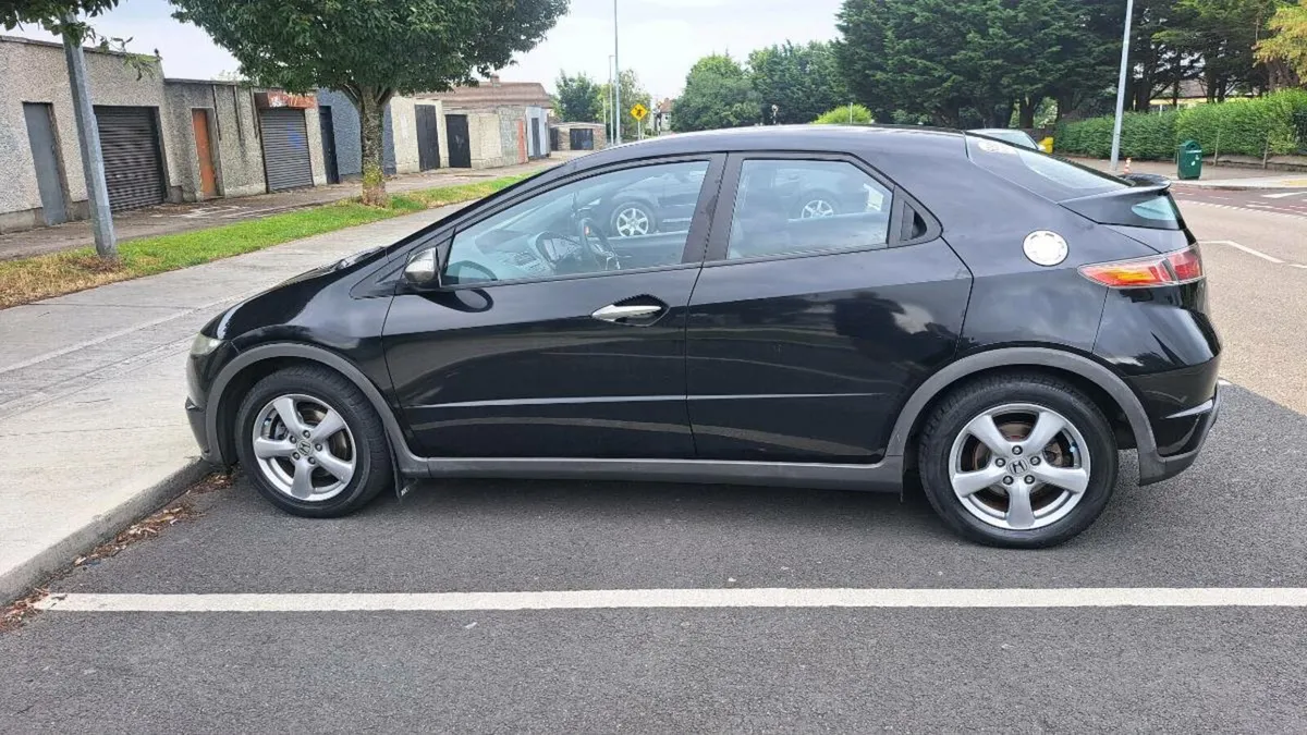 Honda civic 1.3 petrol New nct tax low milage - Image 4