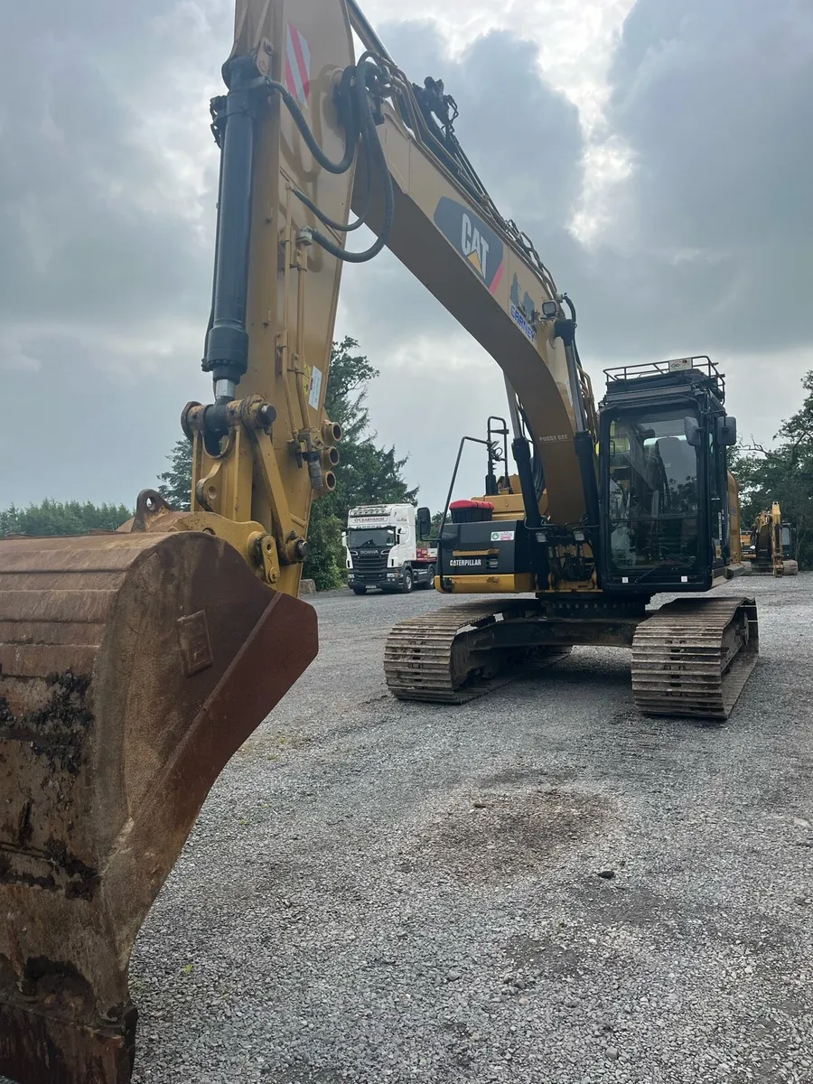 Caterpillar - Image 4