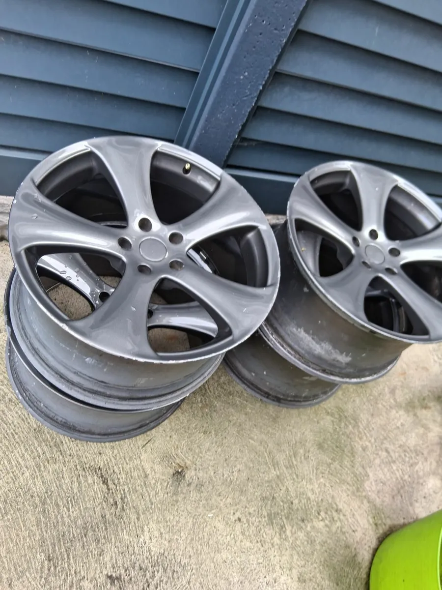 Set  of 4, 20" Alloy Rims - Image 2