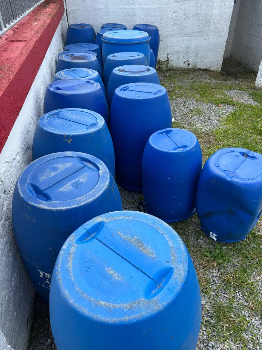 4ft stakes Plastic Barrels - Image 3