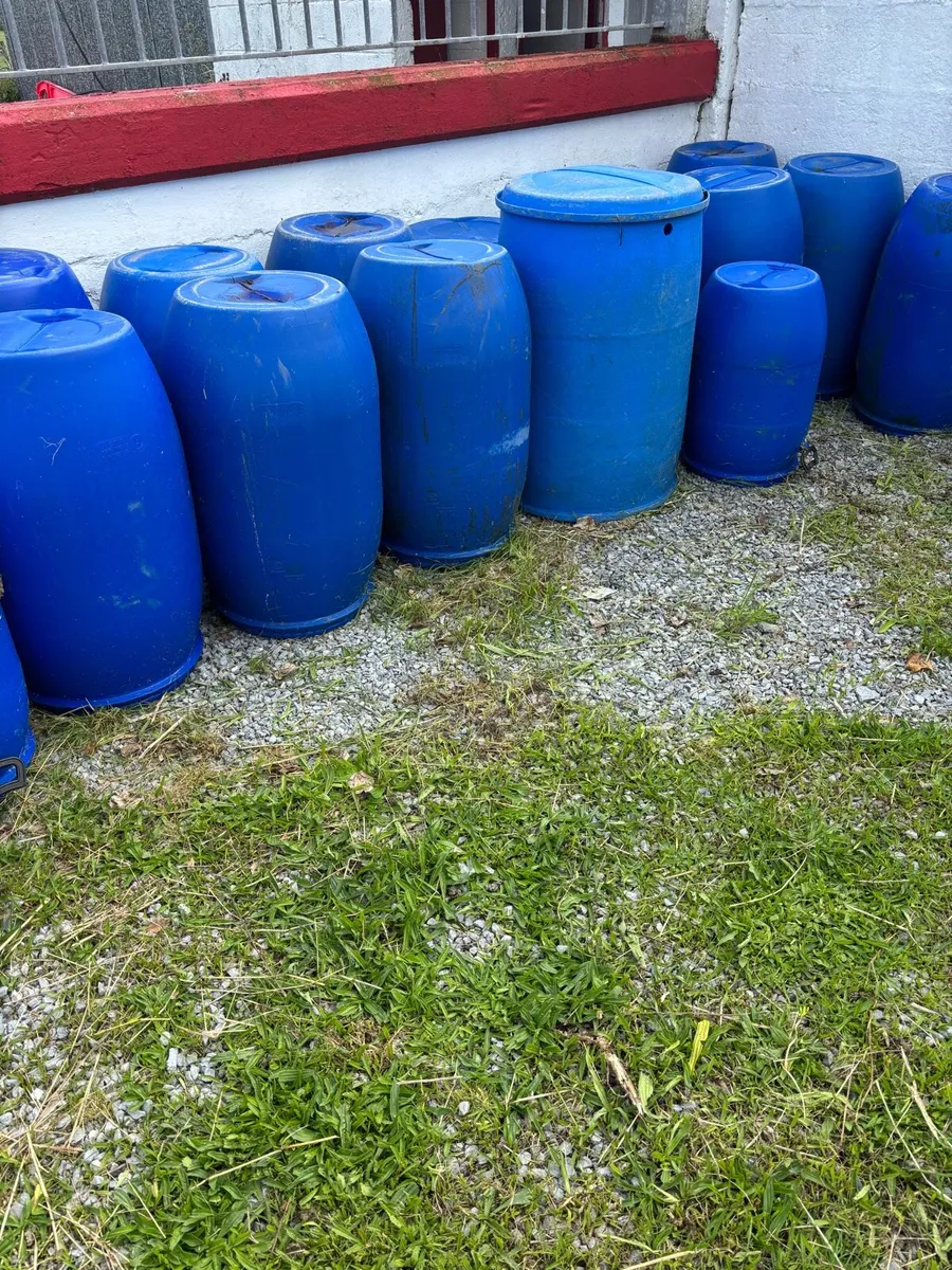 4ft stakes Plastic Barrels - Image 4