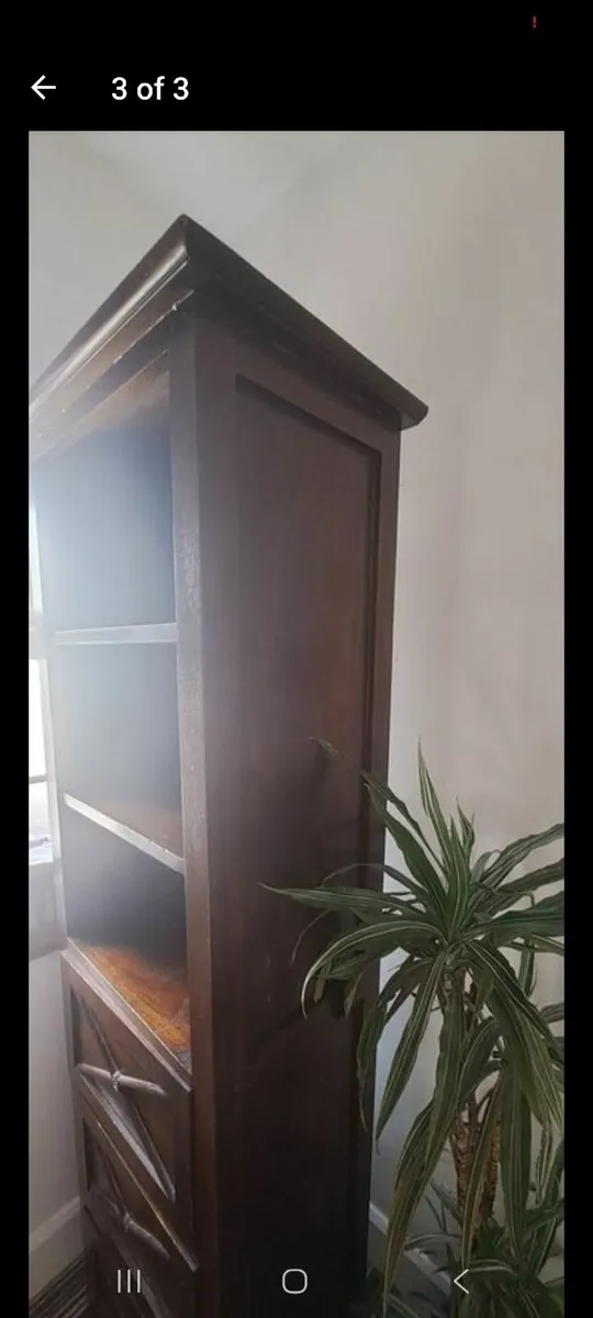 Cabinet - Image 1
