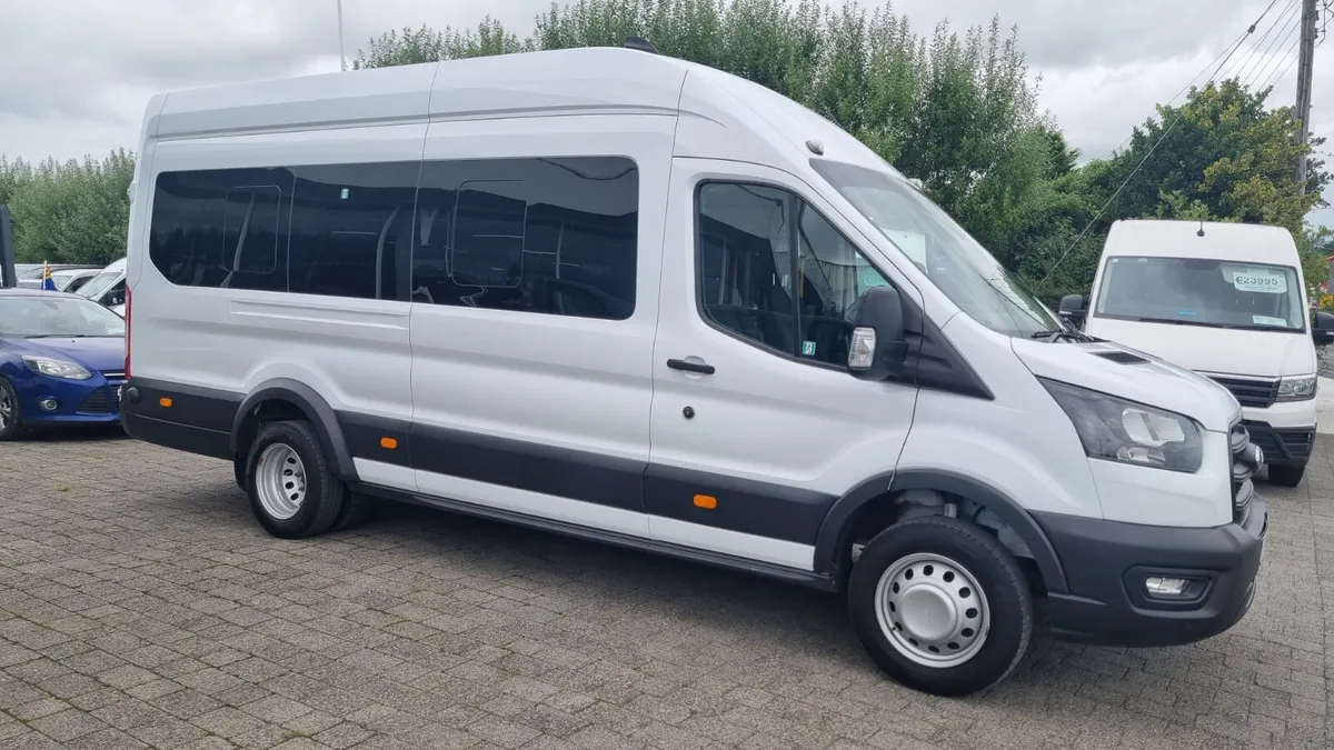 22 TRANSIT MINIBUS TREND SPEC ONLY 31K KMS GRADE 1 - Image 4