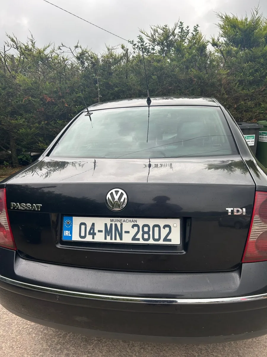 Volkswagen Passat 2004 - Image 3
