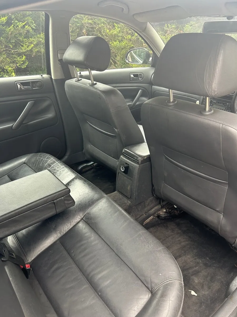 Volkswagen Passat 2004 - Image 4