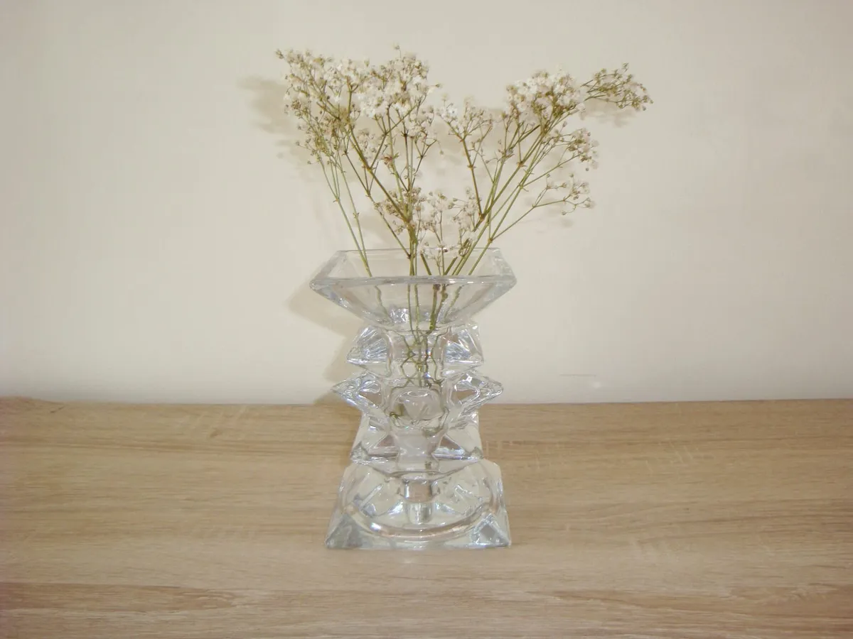 Clear candle sticks and vase - Image 4
