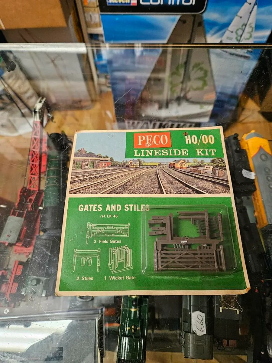 Hornby Peco OO Gauge Gates and Stiles Kit - Image 1