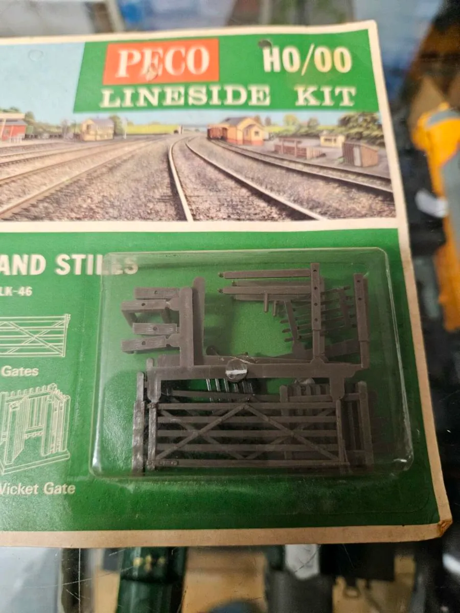 Hornby Peco OO Gauge Gates and Stiles Kit - Image 2