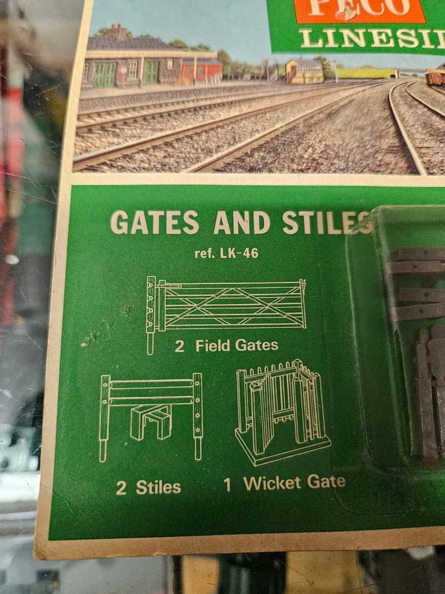 Hornby Peco OO Gauge Gates and Stiles Kit - Image 3