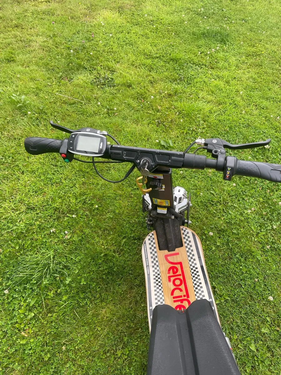 Velocifero Electric Scooter - Image 3