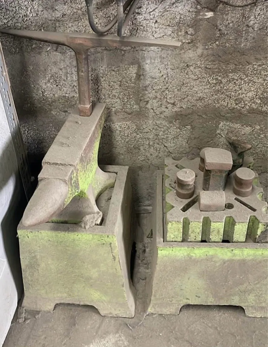 12” Brooks Swage & 1cwt Brooks anvil - Image 2