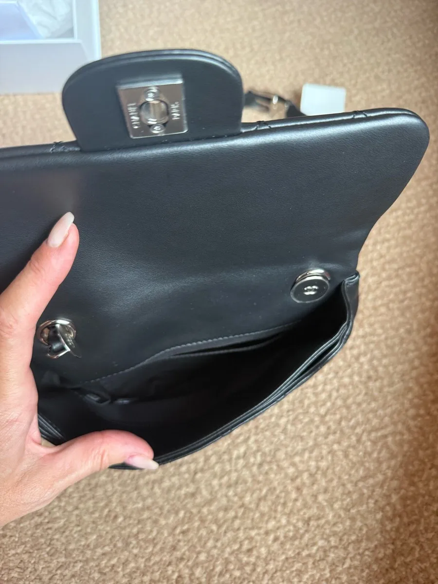 Chanel bag - Image 3