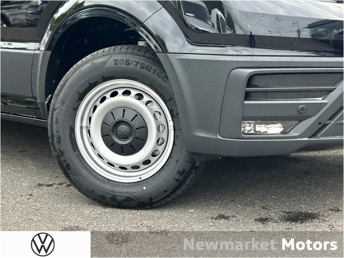 Volkswagen Crafter 2.0tdi 177BHP 35 Highline Auto - Image 2