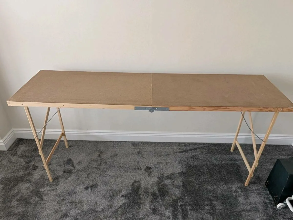 Folding paste table - Image 1