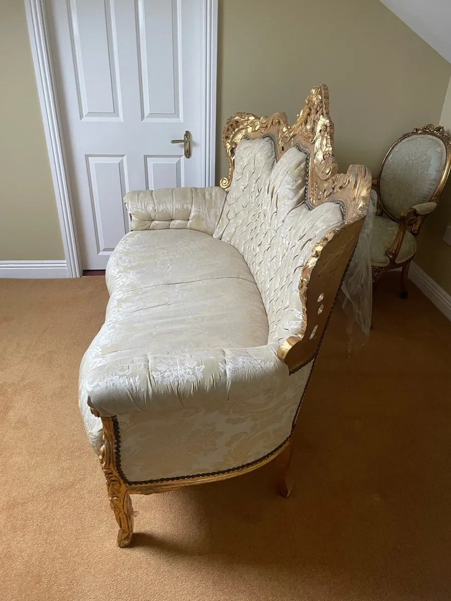 ANTIQUE GOLD LEAF 3 SEATER COUCH - Image 4