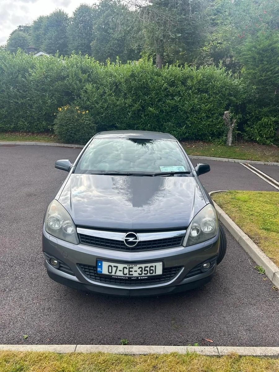 Opel Astra GTC 2007 - Image 2