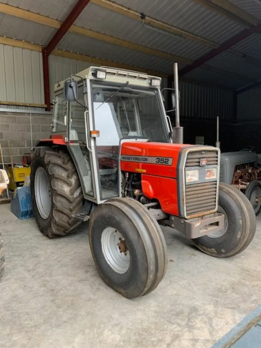 1994 Massey Ferguson 352 - Image 1